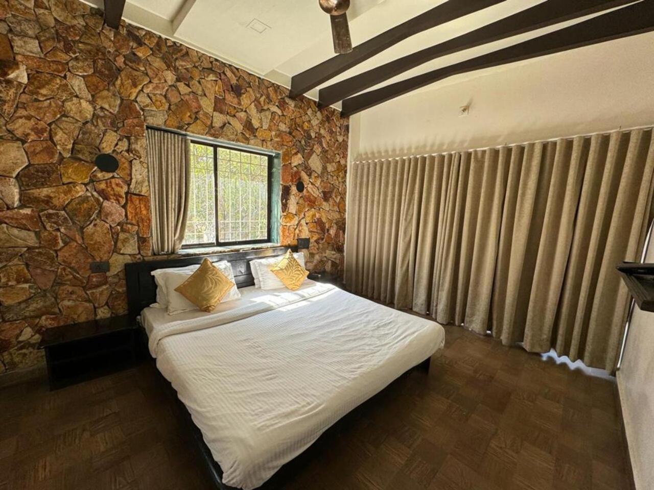 Gir Lions Paw Resort With Swimming Pool Sasan Gir Exterior photo
