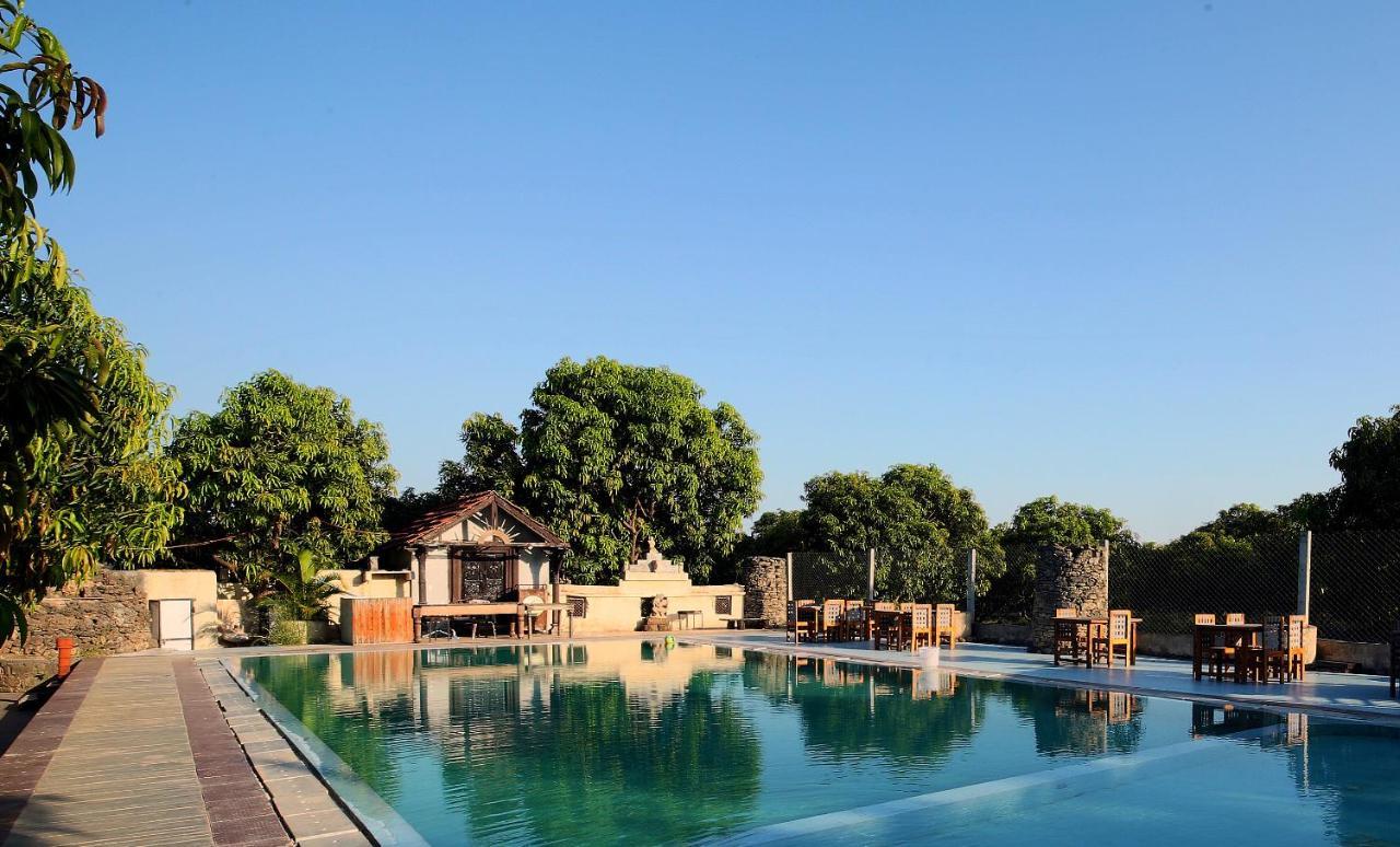 Gir Lions Paw Resort With Swimming Pool Sasan Gir Exterior photo
